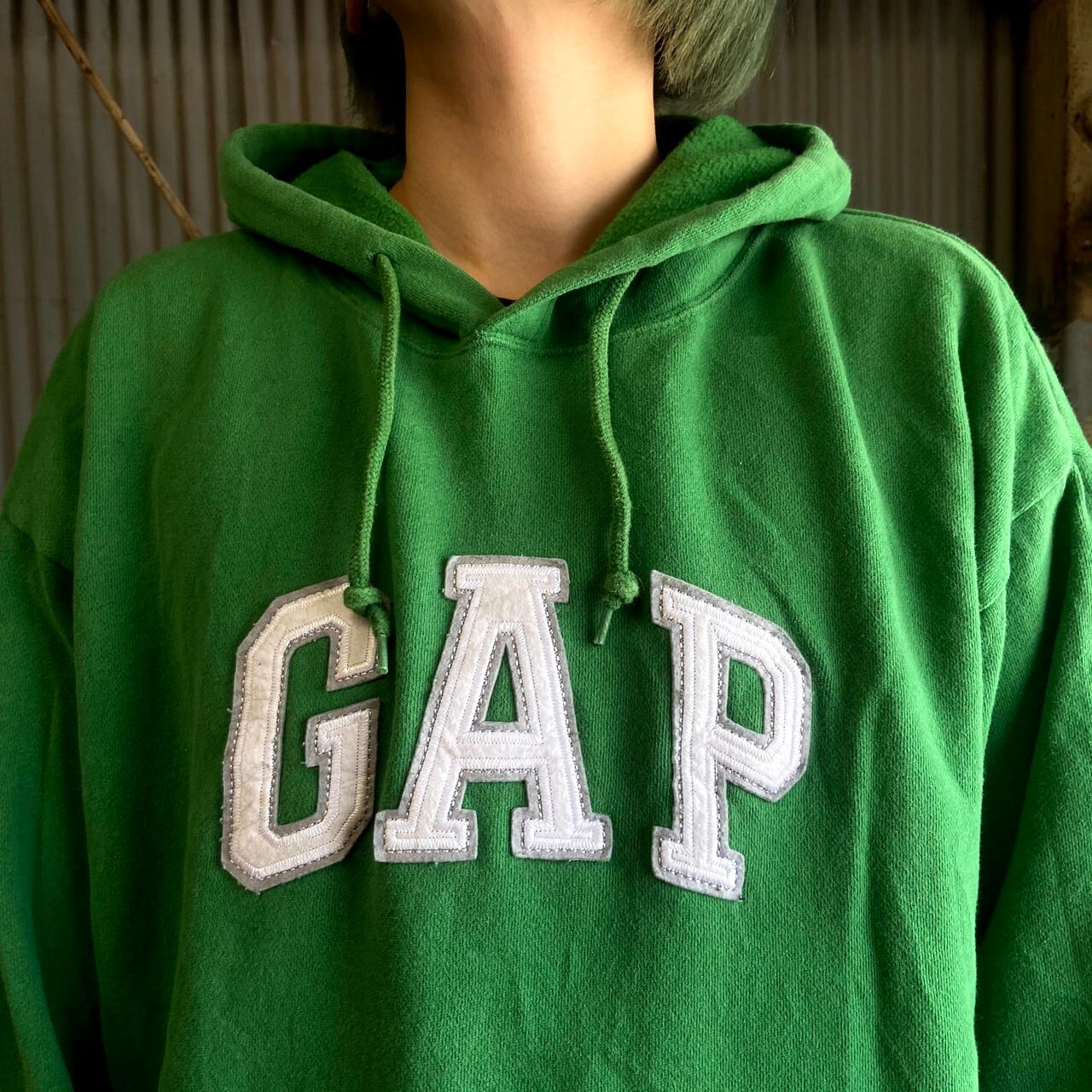 GAP プルオーバーパーカー ビッグロゴ ギャップ デカロゴ 水色