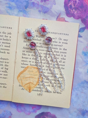 【RUBY RED ALCHEMIST SUN DROP EARRING/(XX349) 】