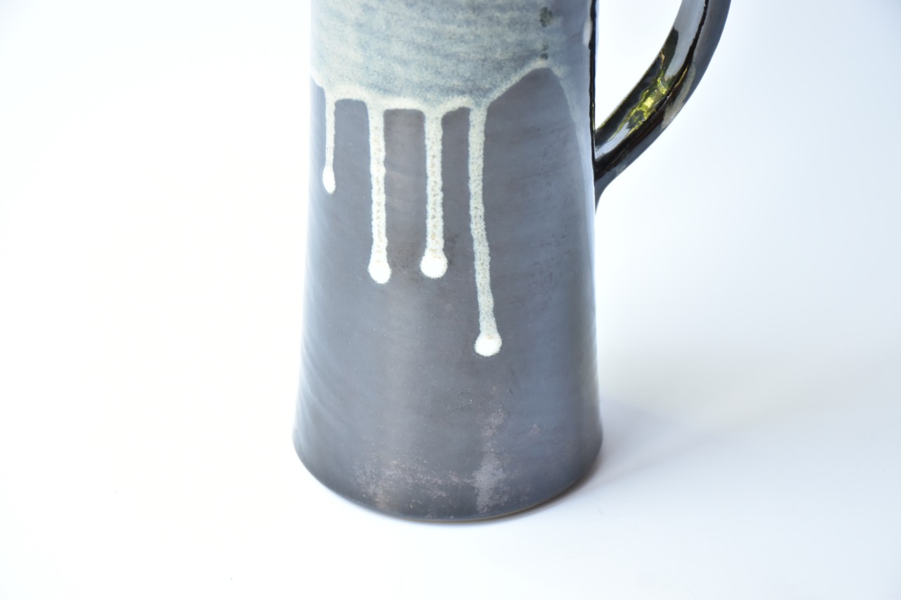 <Sold Out> 小鹿田焼 / 小袋道明窯  : 7寸角ピッチャー 真黒 白なだれ