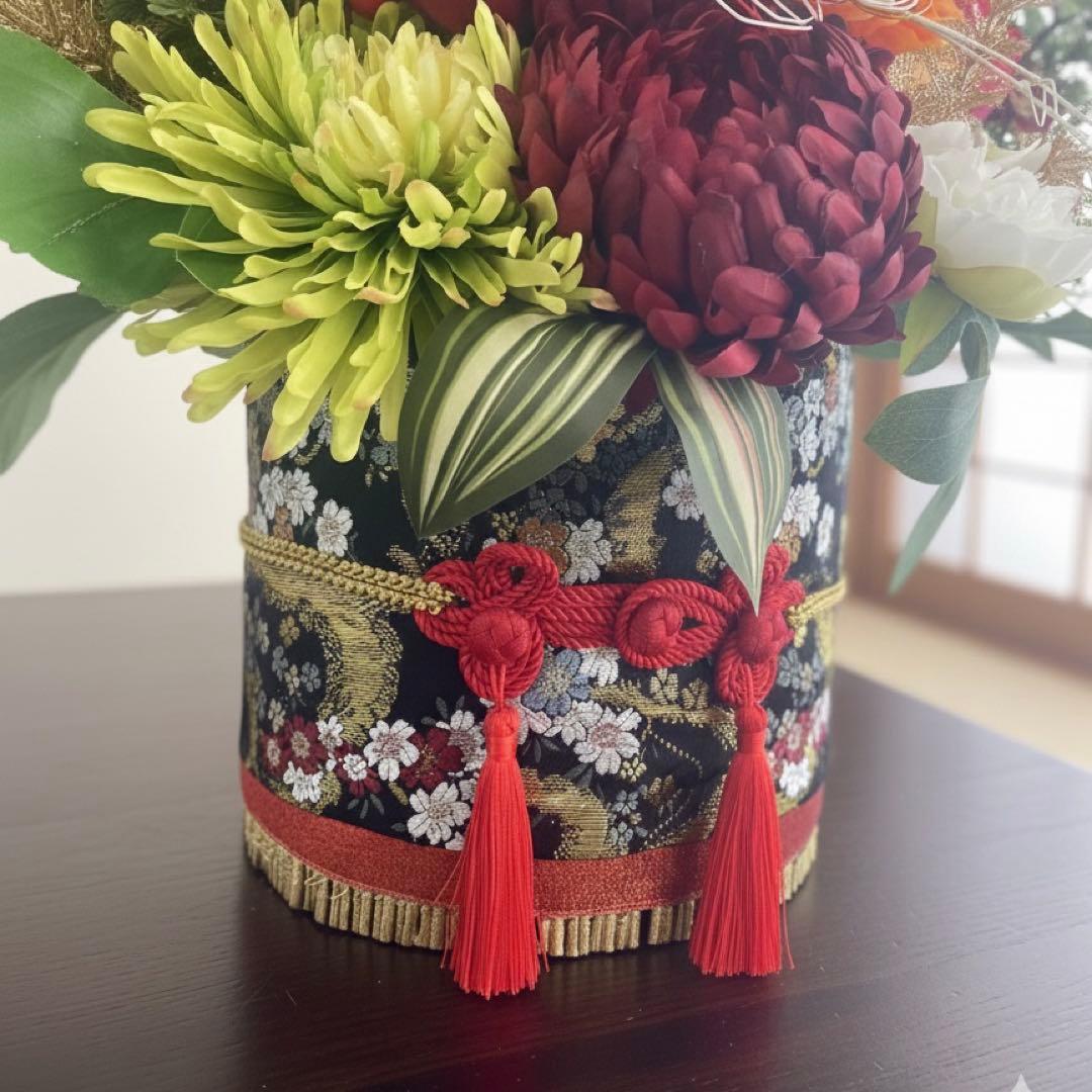 特大LLサイズ迎春角松｜本物帯と乱れ咲き菊の豪華正月アレンジ｜商業用