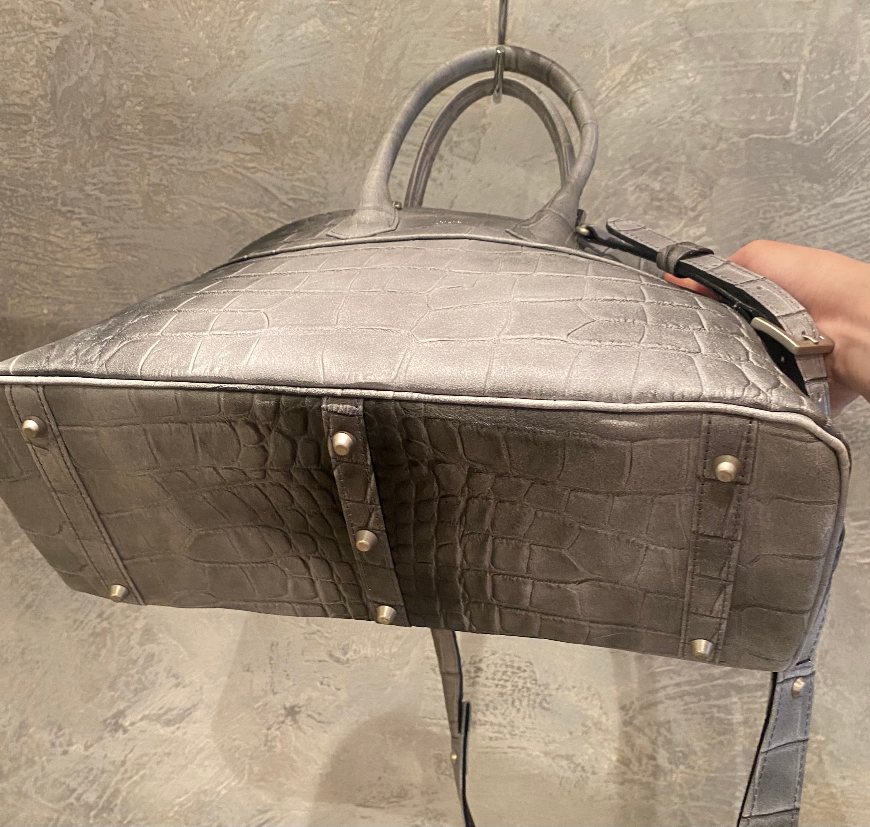 m.u.l】限定クロコダイル型押しホワイトヌバック汚し加工ROUND m.u.l】限定クロコダイル型押しホワイトヌバック汚し加工ROUND