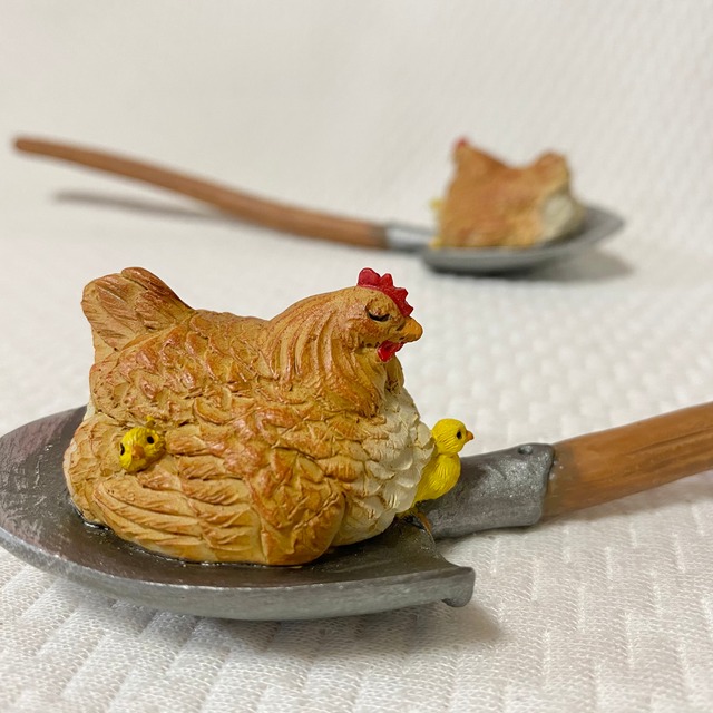 にわとりonスコップ ニワトリ雑貨 ヒヨコが可愛い 烏骨鶏 チャボ ウズラ好きさん サンタの家わあす