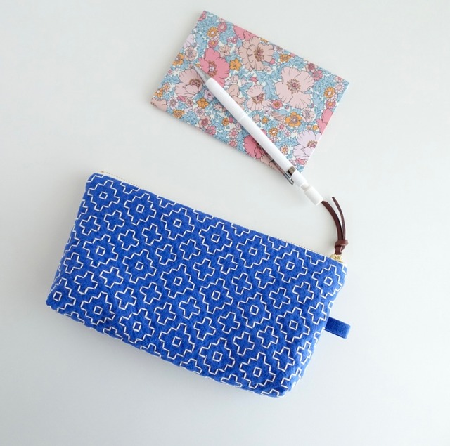 刺し子のポーチ20㎝/コットンリネン(青)