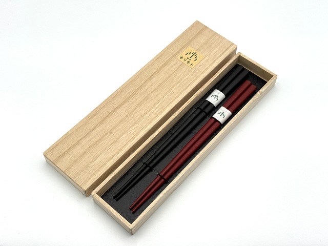 【ギフト】蒔地小判箸  桐箱入り2膳セット　黒/本朱・TWO PAIRS OF MAKIKJI OVAL CHOPSTICKS with  a wooden box　Black/Reddish vermillion