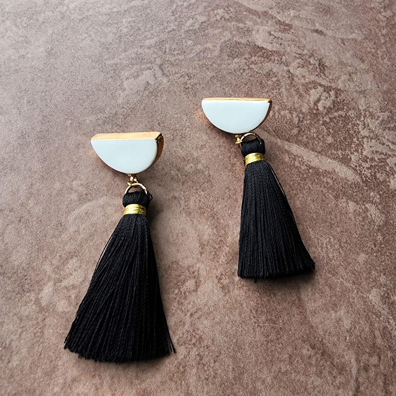 hakuji tassel　pierced earrings