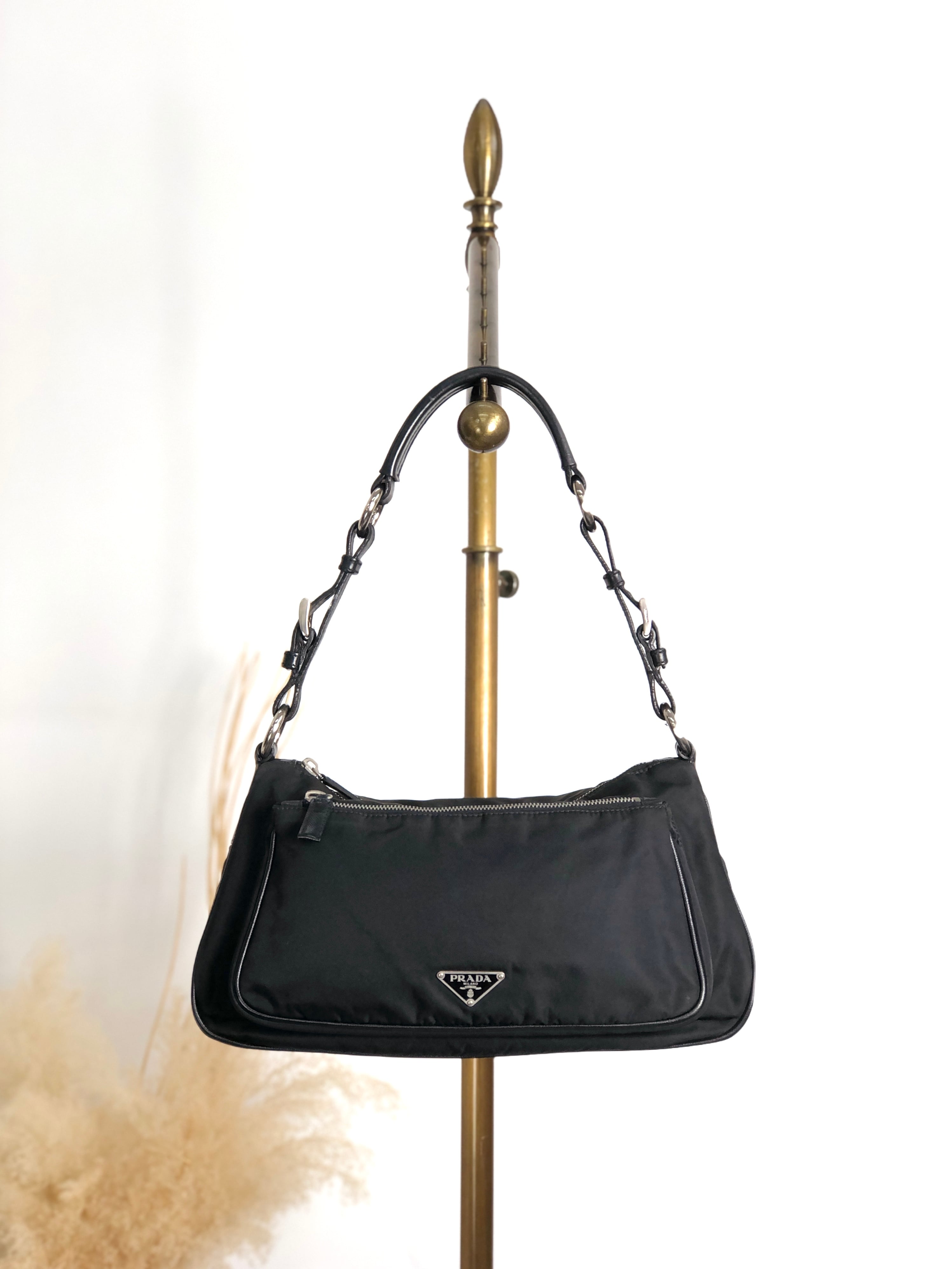 PRADA プラダ ショルダーバッグ ブラック トライアングルロゴ ナイロン レザー ホーボーバッグ vintage ヴィンテージ オールド uxyr4i