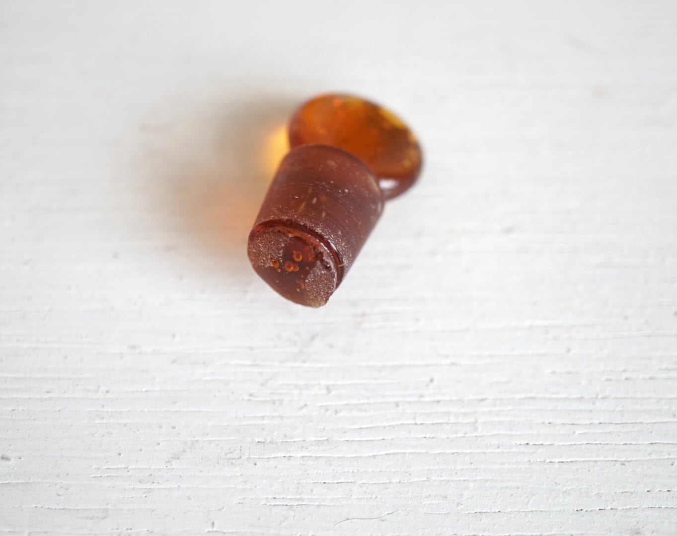 気泡入りガラス瓶 蓋付き 大正時代 アンティーク 薬瓶 | PAY ID