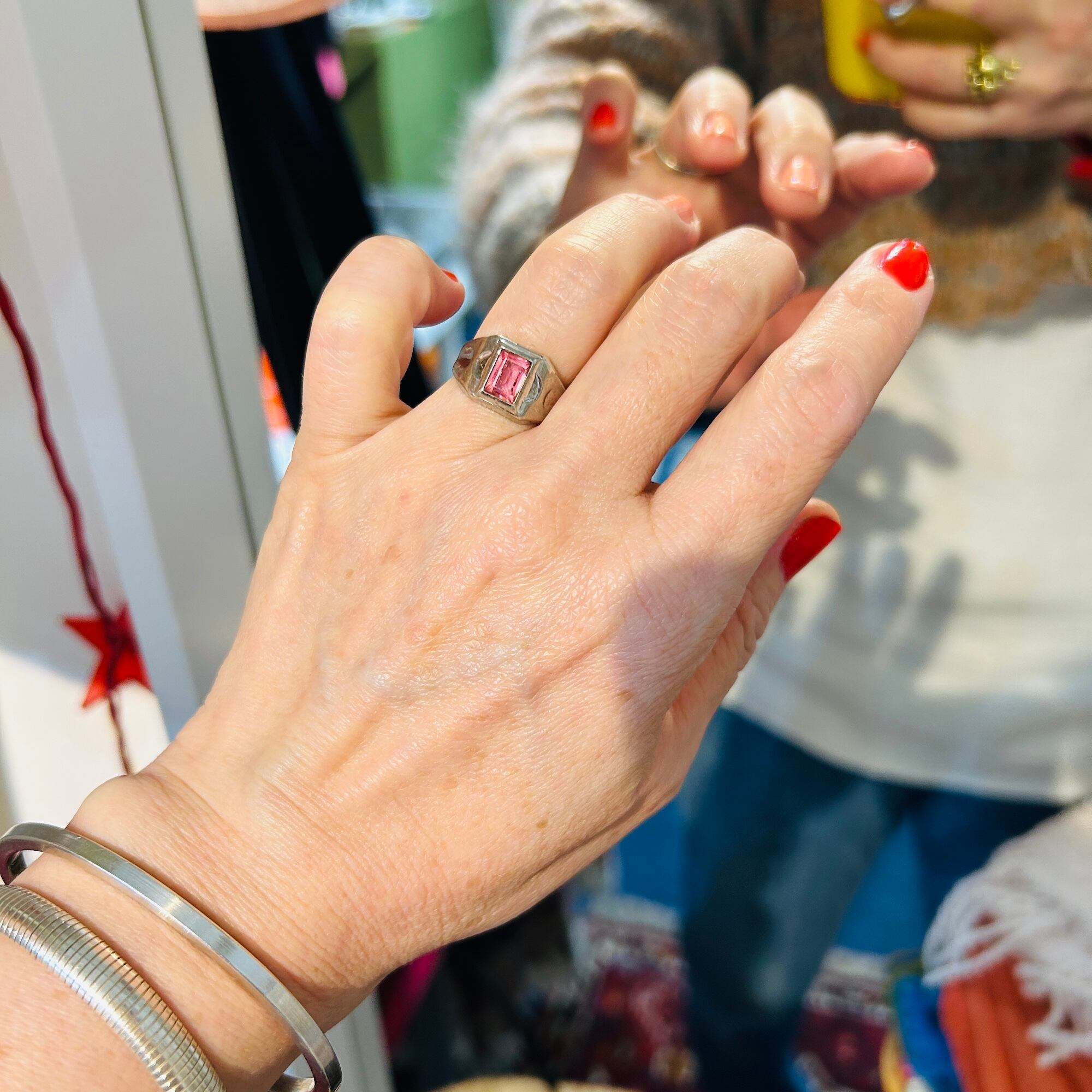 シルバー925 合成ピンクサファイヤ シグネットリング（8号） | Milo