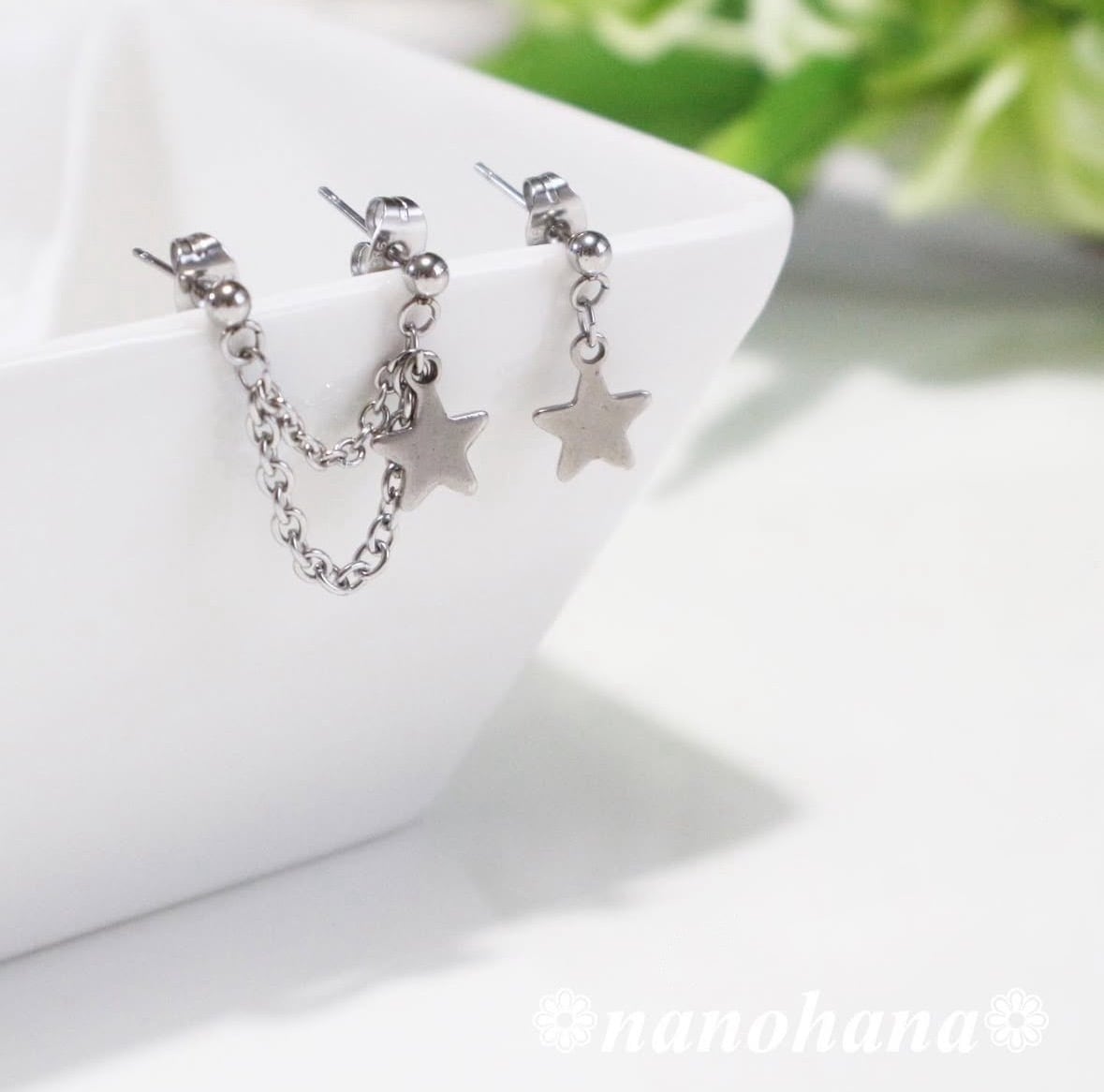 ✴︎ きらり、星が揺れる ✴︎ 《 スター2連チェーンピアス・シルバー