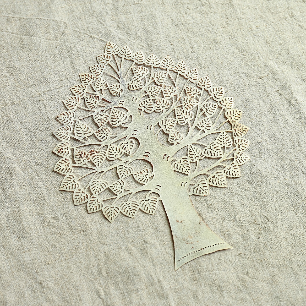 インドから届いた、革の切り絵 2