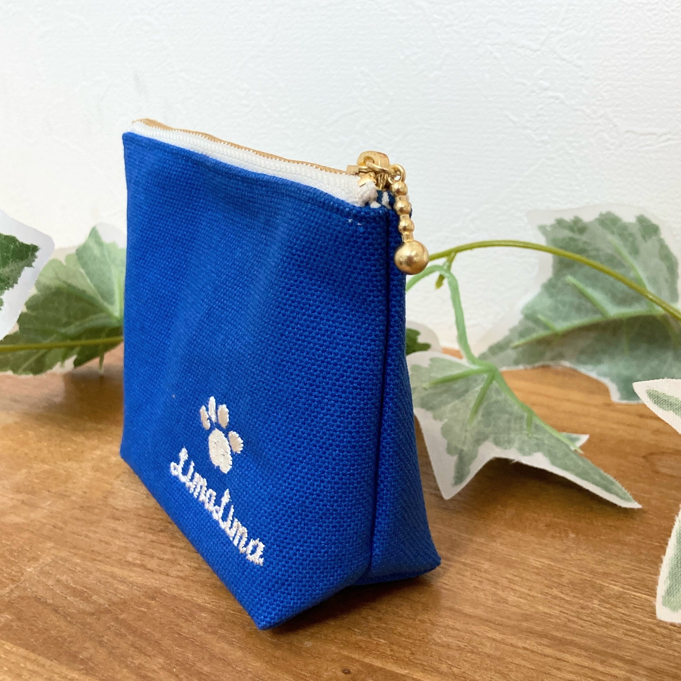 【えっちゃんさま専用】刺繍　ファスナーポーチ　絆創膏　ハンドメイド　ブルー a80df4a626859667c3819ff4f6c0f8