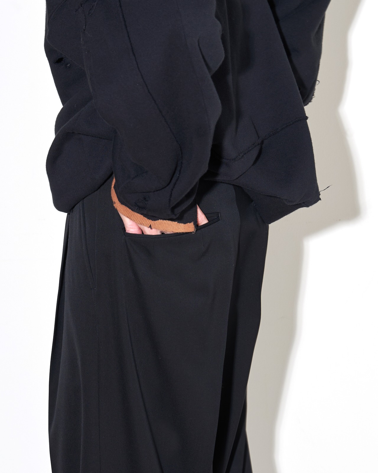 ssstein "EXTRA WIDE TROUSERS 〔GREY KHAKI〕"