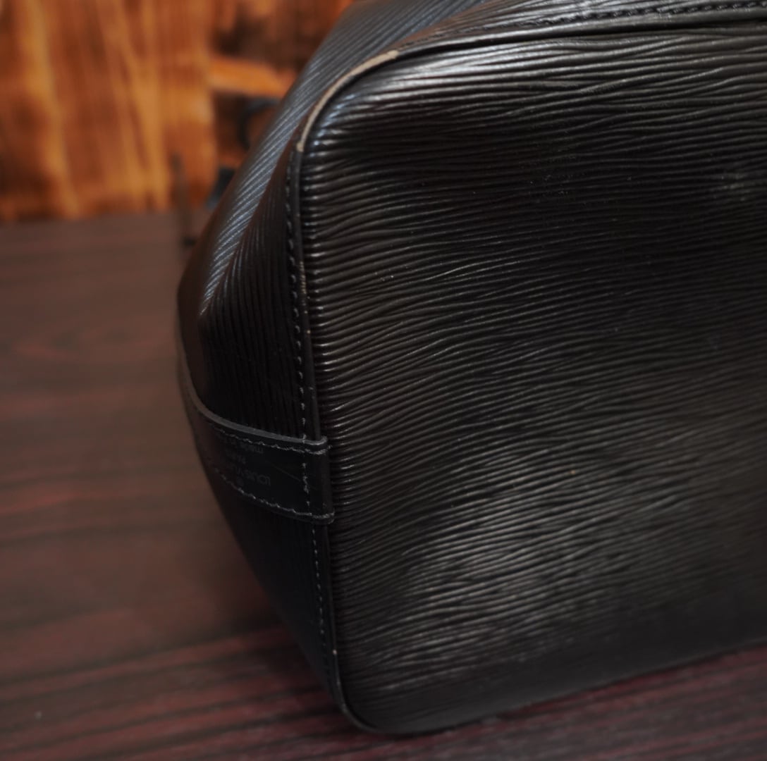 LOUIS VUITTON エピ プチノエ ショルダーバッグ 巾着 黒 ブラック ルイ
