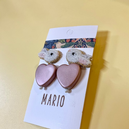 MARIO handmade　うさぎハートピアス　