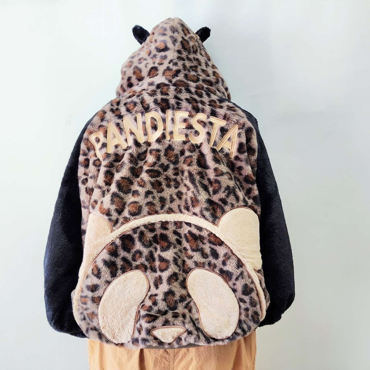 パンディエスタ モフモフパンダ パーカー ヒョウ柄 L Outerwear with 