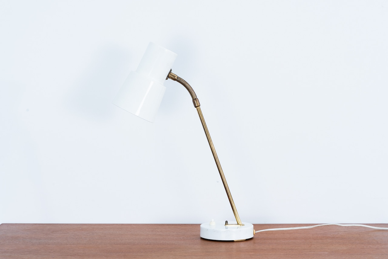 Desk lamp