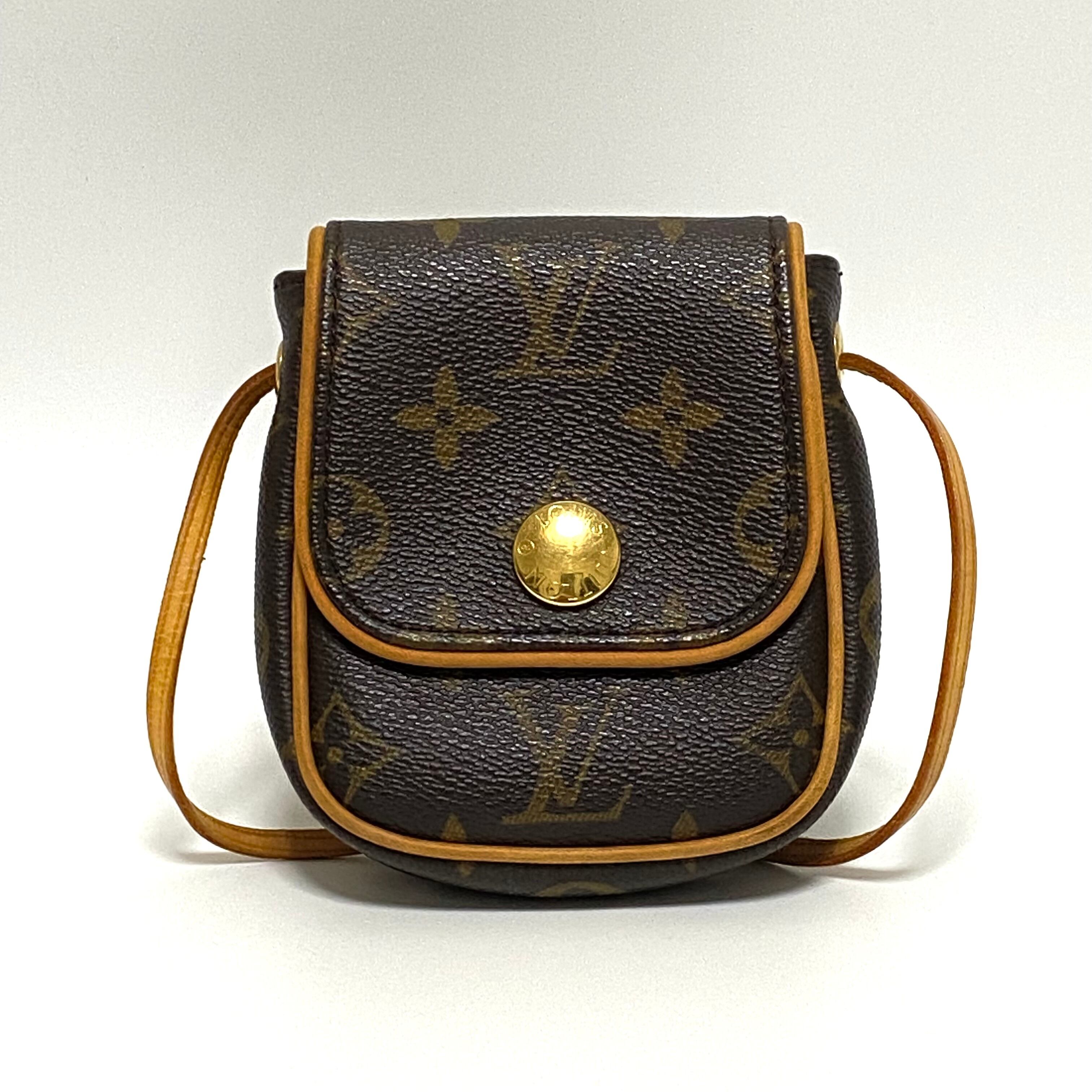 LOUIS VUITTON ルイヴィトン ポシェット カンクーン モノグラム約12cm