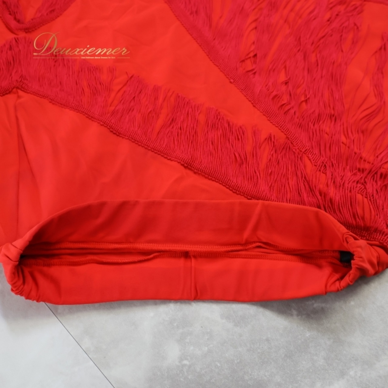 社交ダンス 衣装 スカート レッド系 チャコット Chacott 赤 フリンジ レッスン 練習 鮮やか ラテン 華やか 伸縮 ストレッチ ショート丈 上品 日本製 かわいい ダンス衣装 シンプル