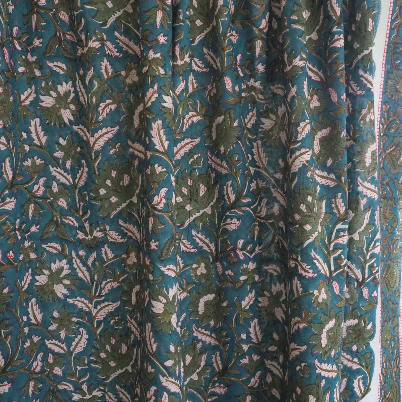 ブロックプリント生地【50cm単位】インド綿  片耳デザイン付き 花柄 グリーン #45894-GR1