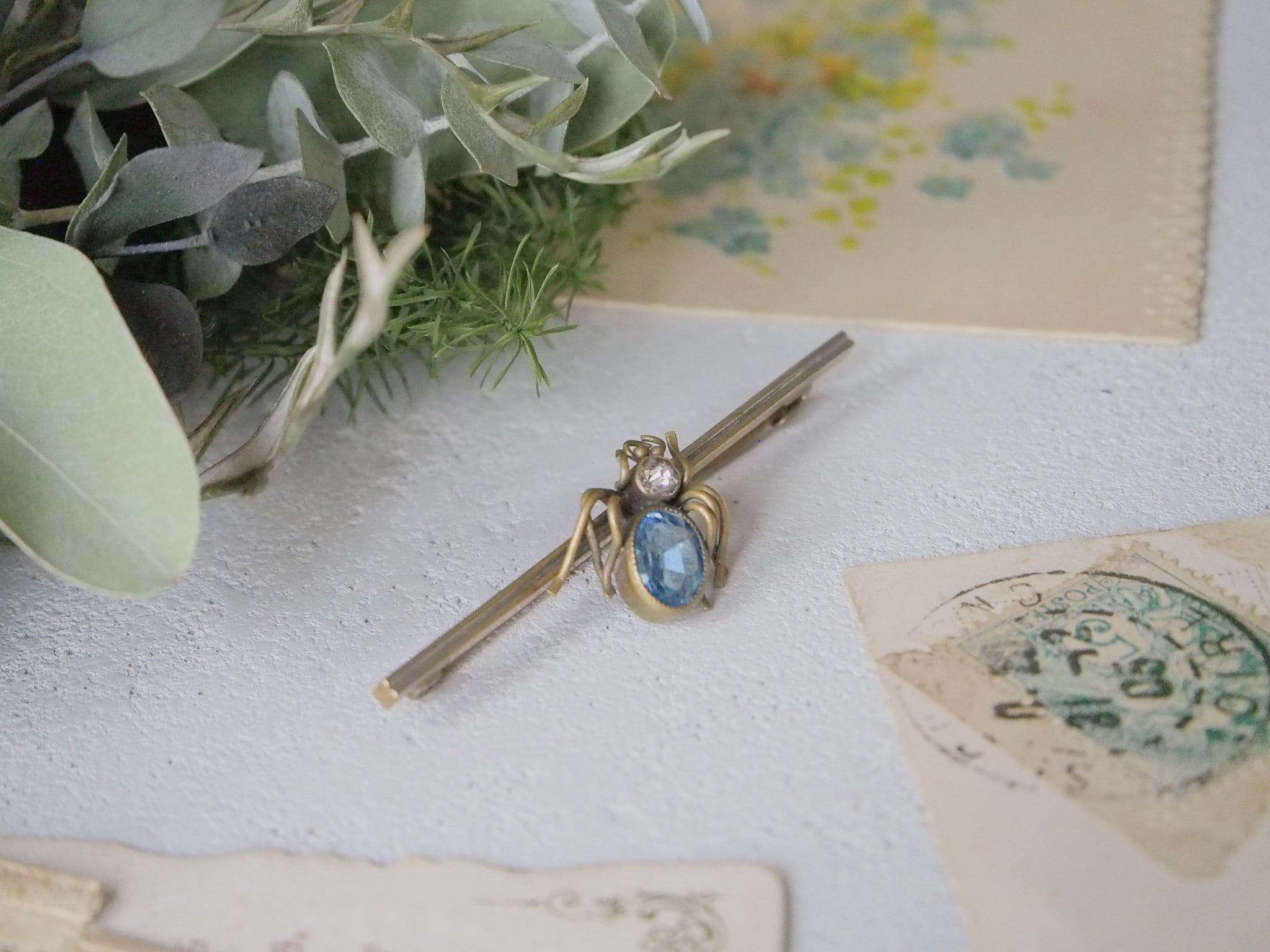 アクアマリンブルーのバグブローチ | アンティークアクセサリー