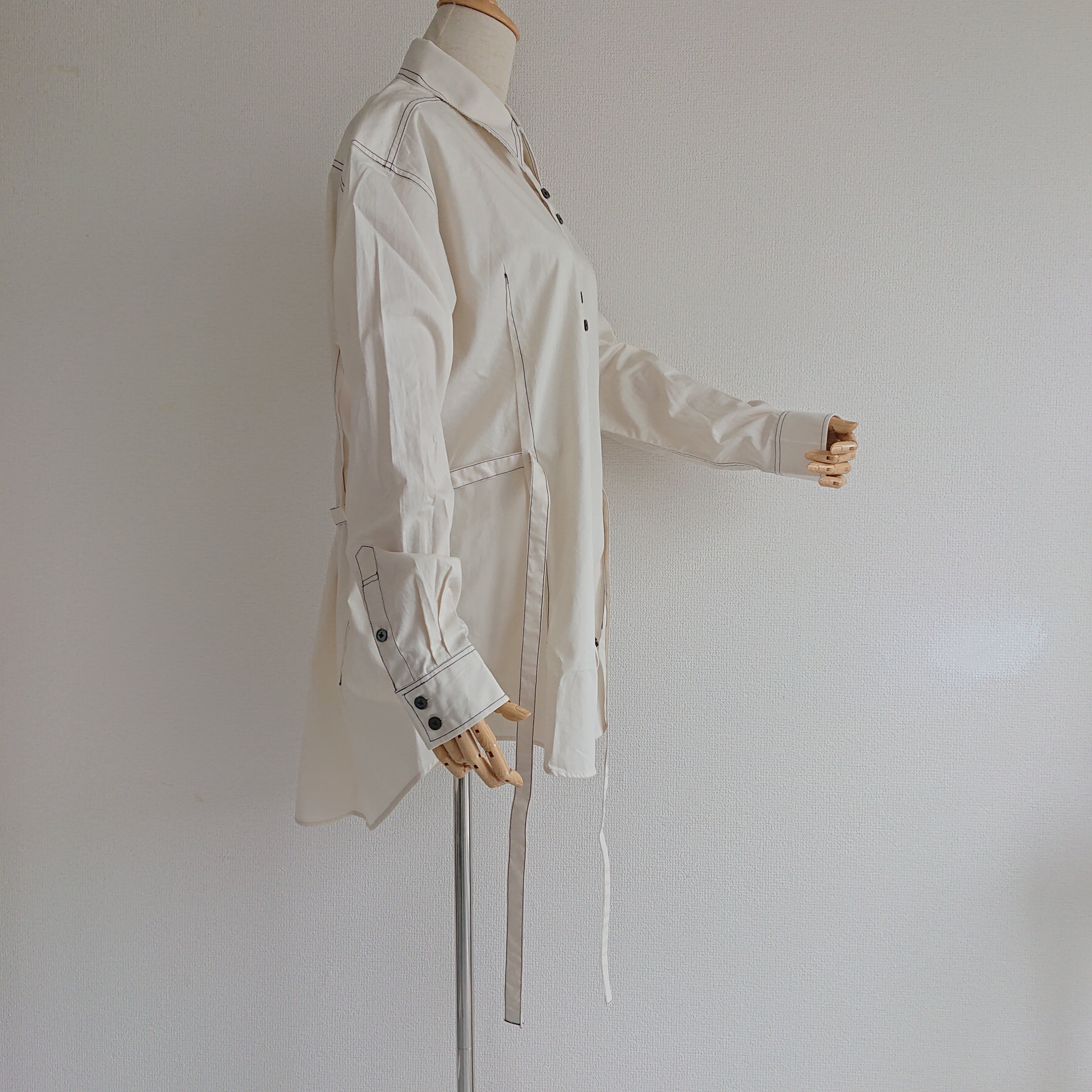 HARUKI SHIMAMURA】WAIST TIE SHIRT (white) | Zou Yilu（ゾウ・イールゥ）