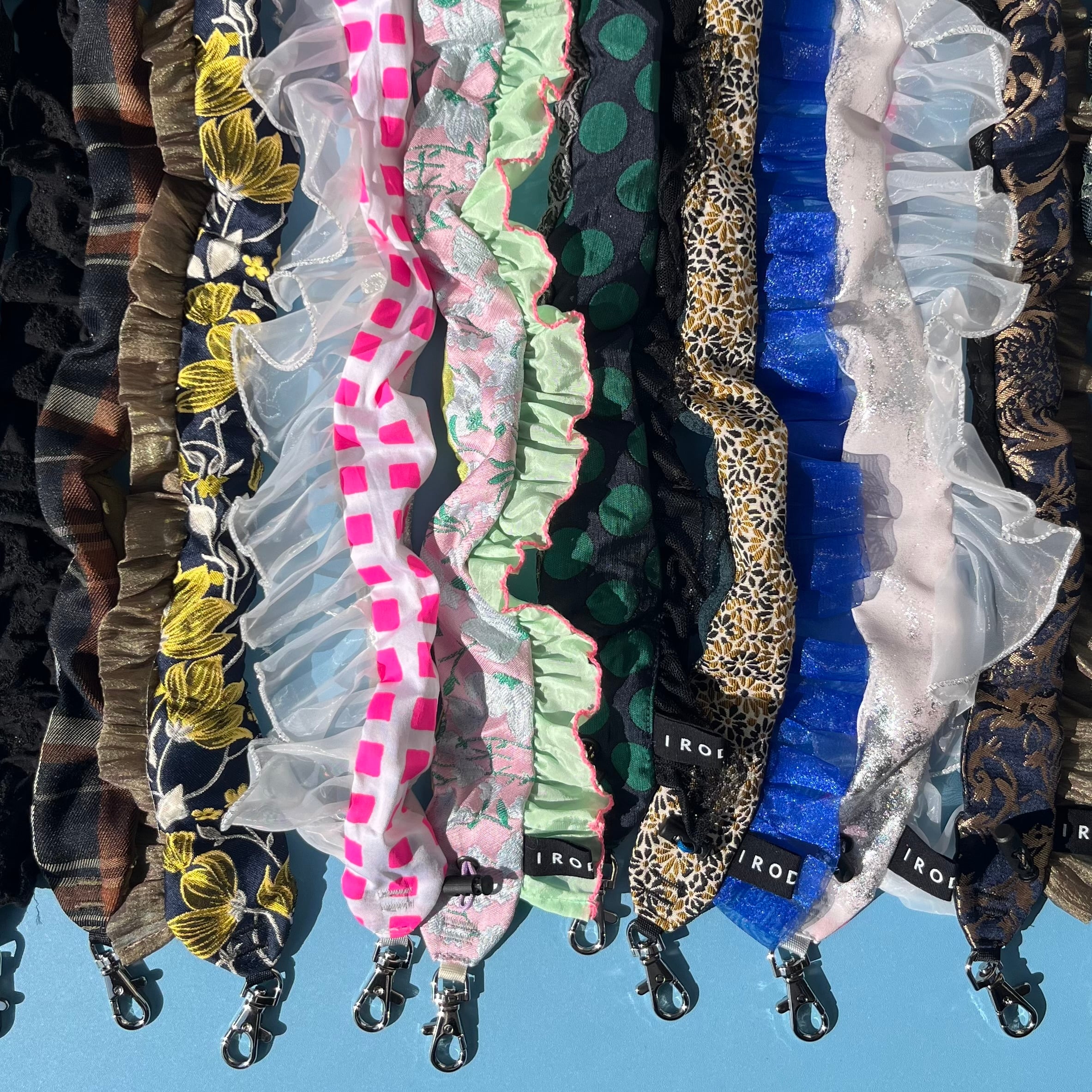 アクセサリー irodori IRODORI AZ brooch(ハシビロコウ) | iichi 日々の暮らしを心地よくする