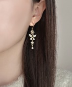 S I U R | butterfly tiera earring / pierce