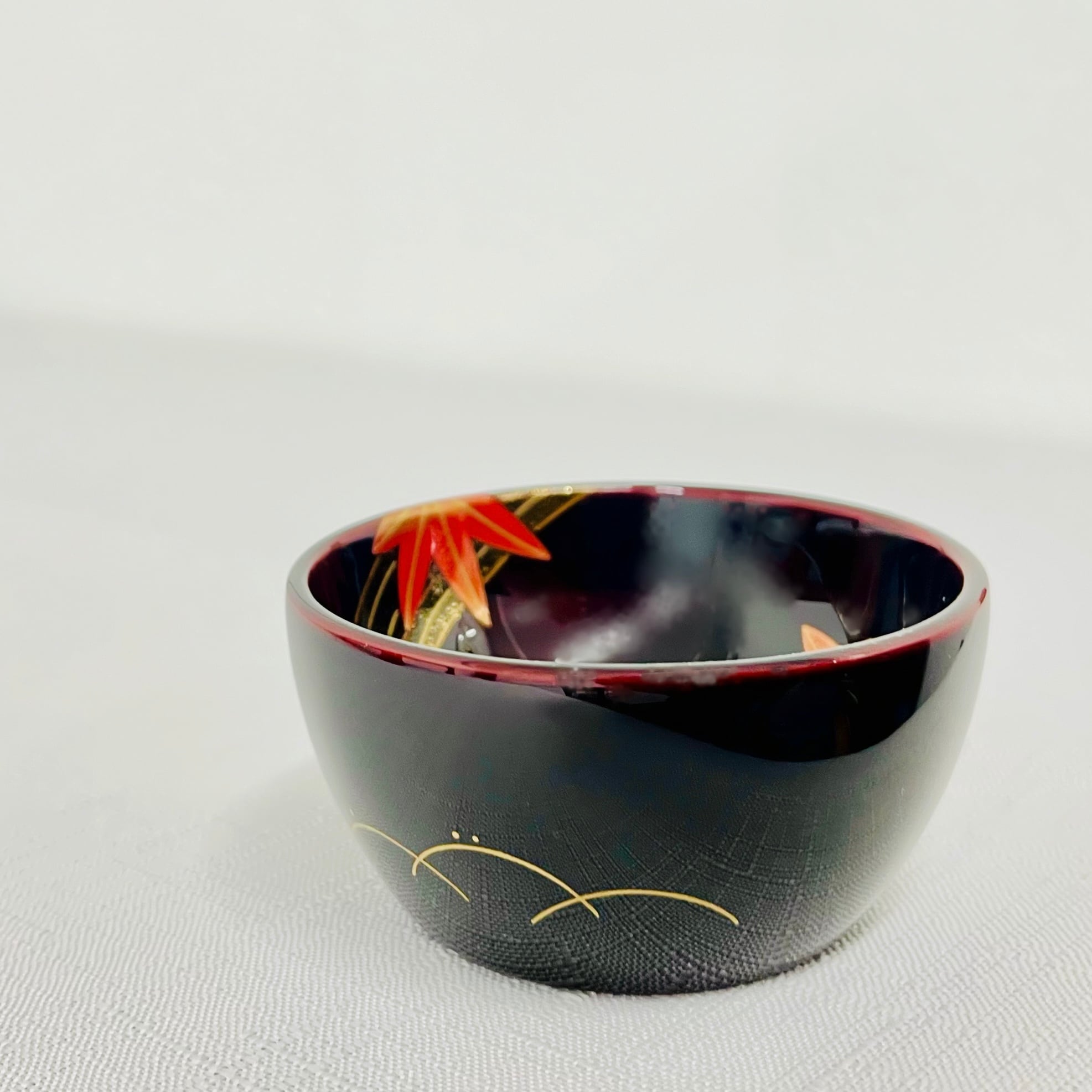 新品未使用品　輪島塗　ぐい呑み 輪島塗】蒔絵 ぐい呑み「竜田川」（溜塗） | FEEL J Style
