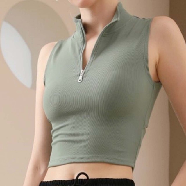【送料無料】 ヨガウェア ハーフジップ バックコンシャス ヨガベスト スタンドカラー ジップアップ ランニング トレーニング タイトフィット  韓国 レディース  オルチャン 白 緑 黒 ホワイト グリーン ブラック ダンスウェア 背中見せ 大人可愛い 大人かわいい きれいめ 綺麗め こなれ感 スポーティー クール ホールド力 抜け感 アクティブ ベーシック ナチュラル かっこいい オトナ女子 大人女子 無地 オールシーズン  運動 ジム インスタ映え バックシャン 個性的 存在感 服みたいな