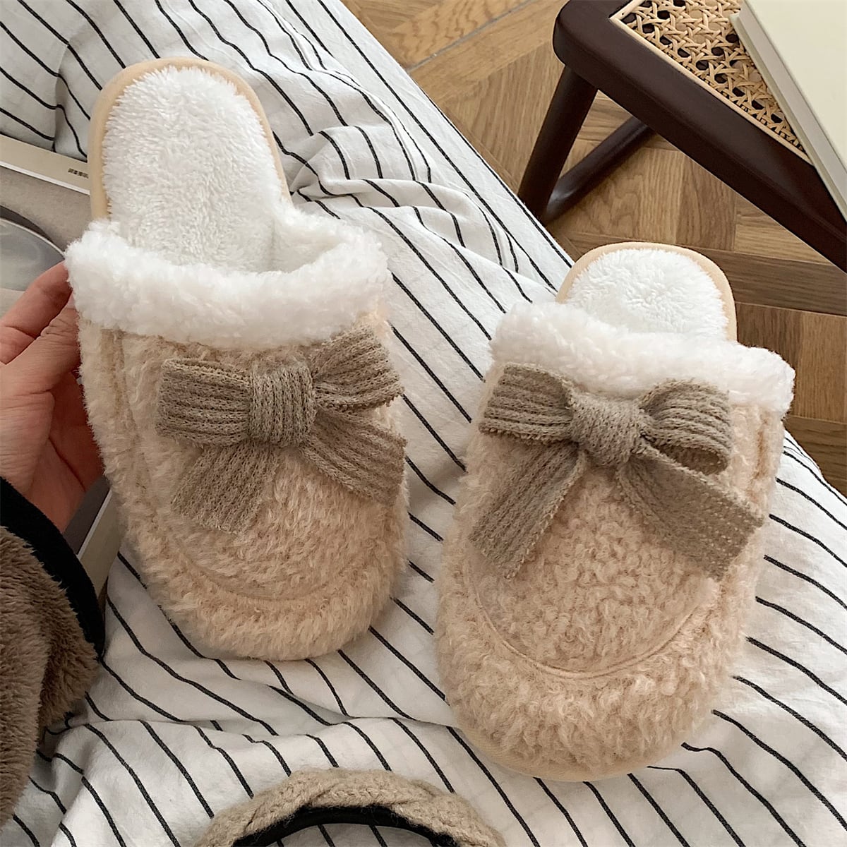 スリッパ シューズ 部屋着 ふわふわ もふもふ ぺたんこ リボン カジュアル ガーリー 大人可愛い 韓国ファッション Luluca 韓国トレンドファッションluluca ルルカ