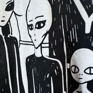 【dotREC】HAND PRINT ALIEN FAMILY  LS TEE (ホワイト)