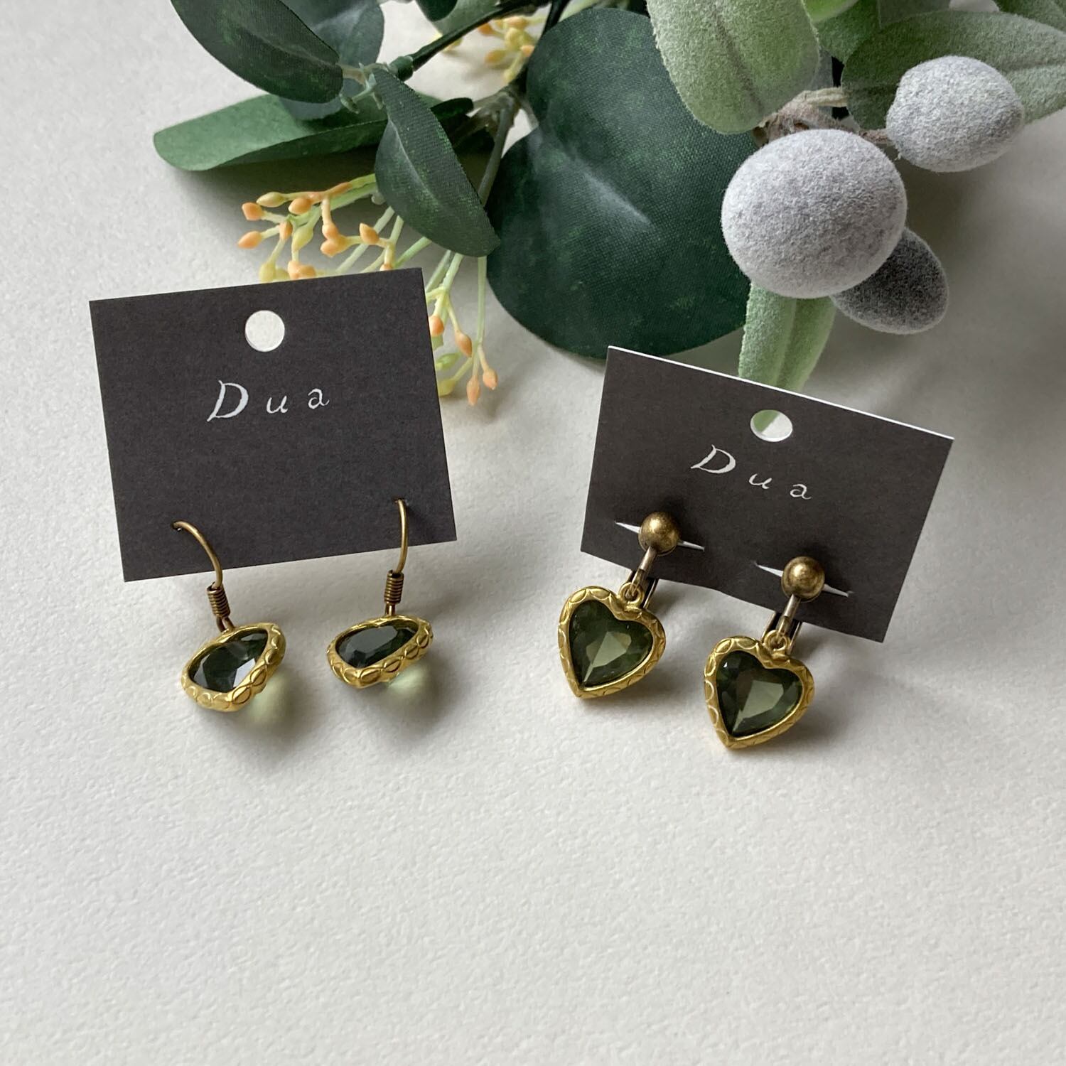 アンティーク風お花メタルボタンの〈ピアス/イヤリング〉 | Dua