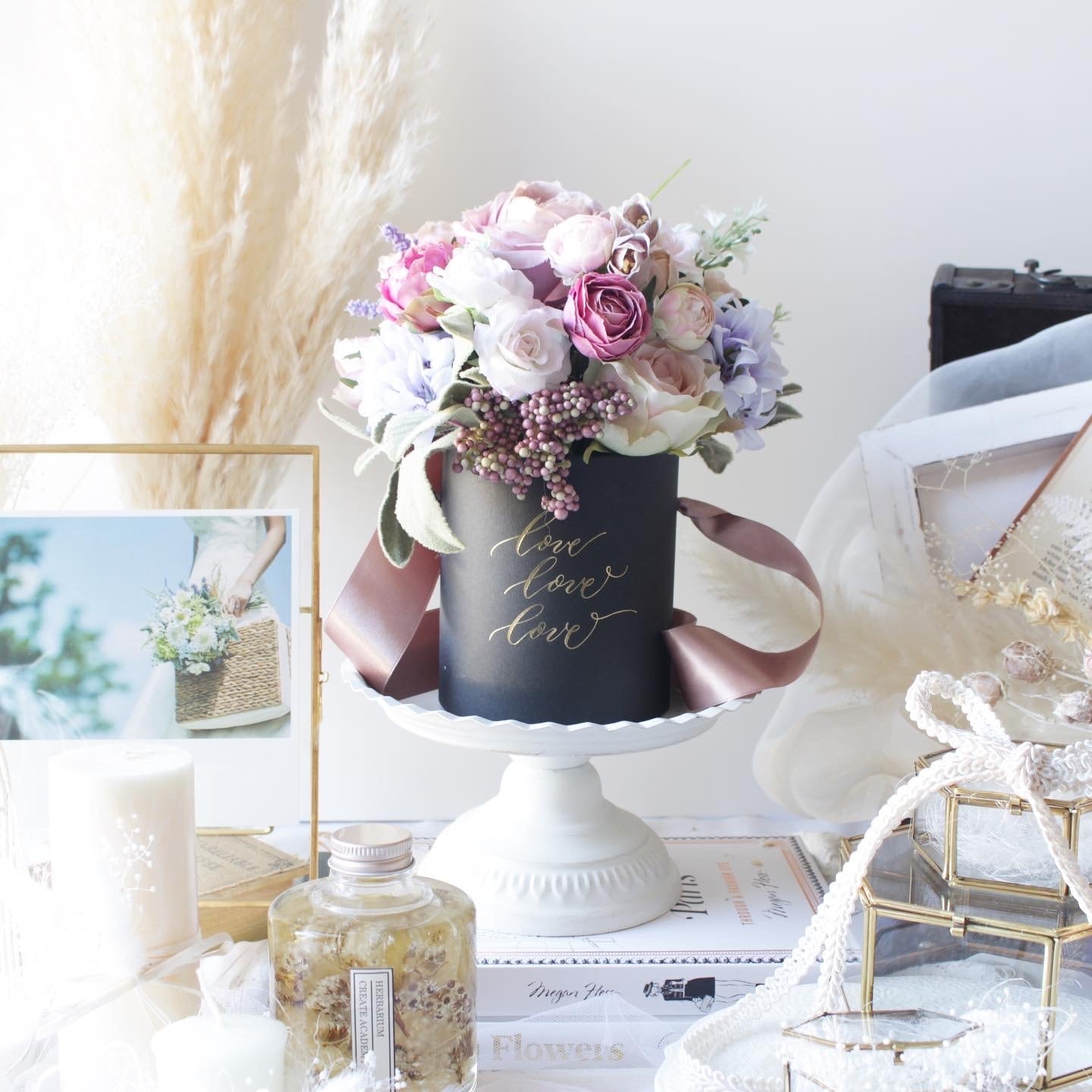 レンタル ウェルカムスペースアイテム一式 ミニboxブーケ付き アーティフィシャルフラワーやプリザーブドフラワーのヘッドドレス ブーケ Ribbon Flora レンタル ウェルカムスペースアイテム一式 ミニboxブーケ付き アーティフィシャルフラワーやプリザーブドフラワーのヘッドドレス ブーケ Ribbon Flora