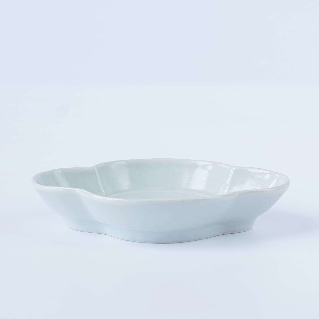 李朝　鉢　ボウル 李朝 白磁高坏台皿（1392–1897 CE） | 入蘆花（ロカニイル）