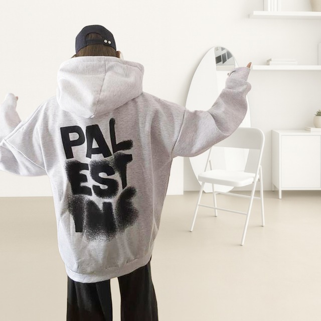 Y-4770　2025秋冬新作♡PALESTINEぼかしロゴフーディー　ホワイトメランジ　1121