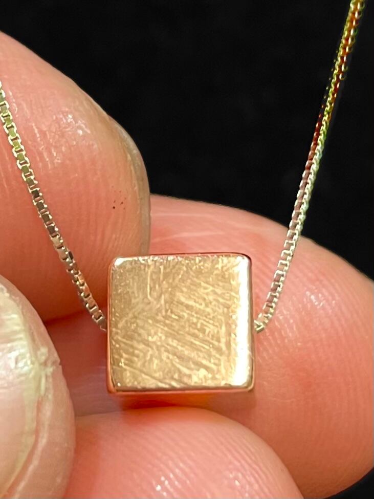 5) メテオライト(隕石)・ペンダント