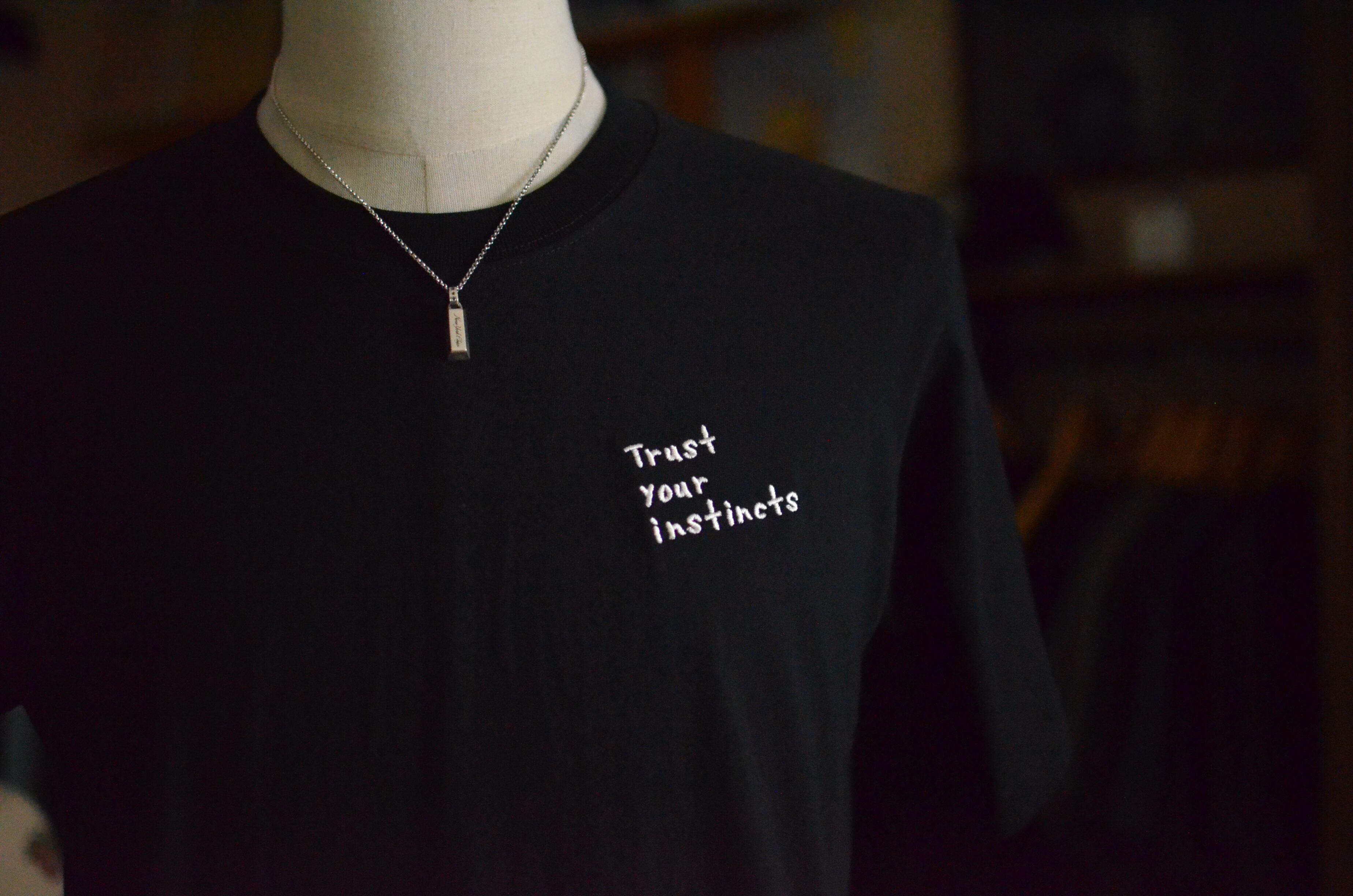 ★★★trust your instincts TEE プレゼント付き