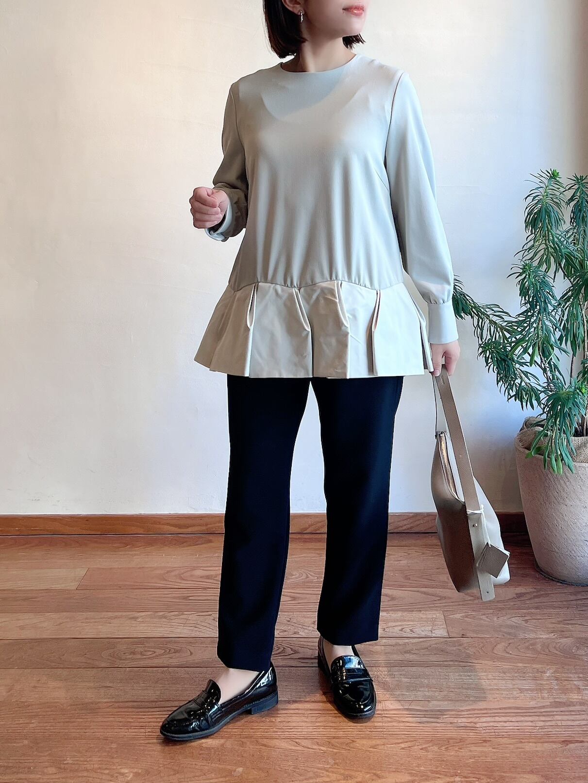 【新品タグ付き】SONO ウェーブフレアモイスティブラウス 定価20,900円 SONO / ウェーブフレア モイスティブラウス | anouk