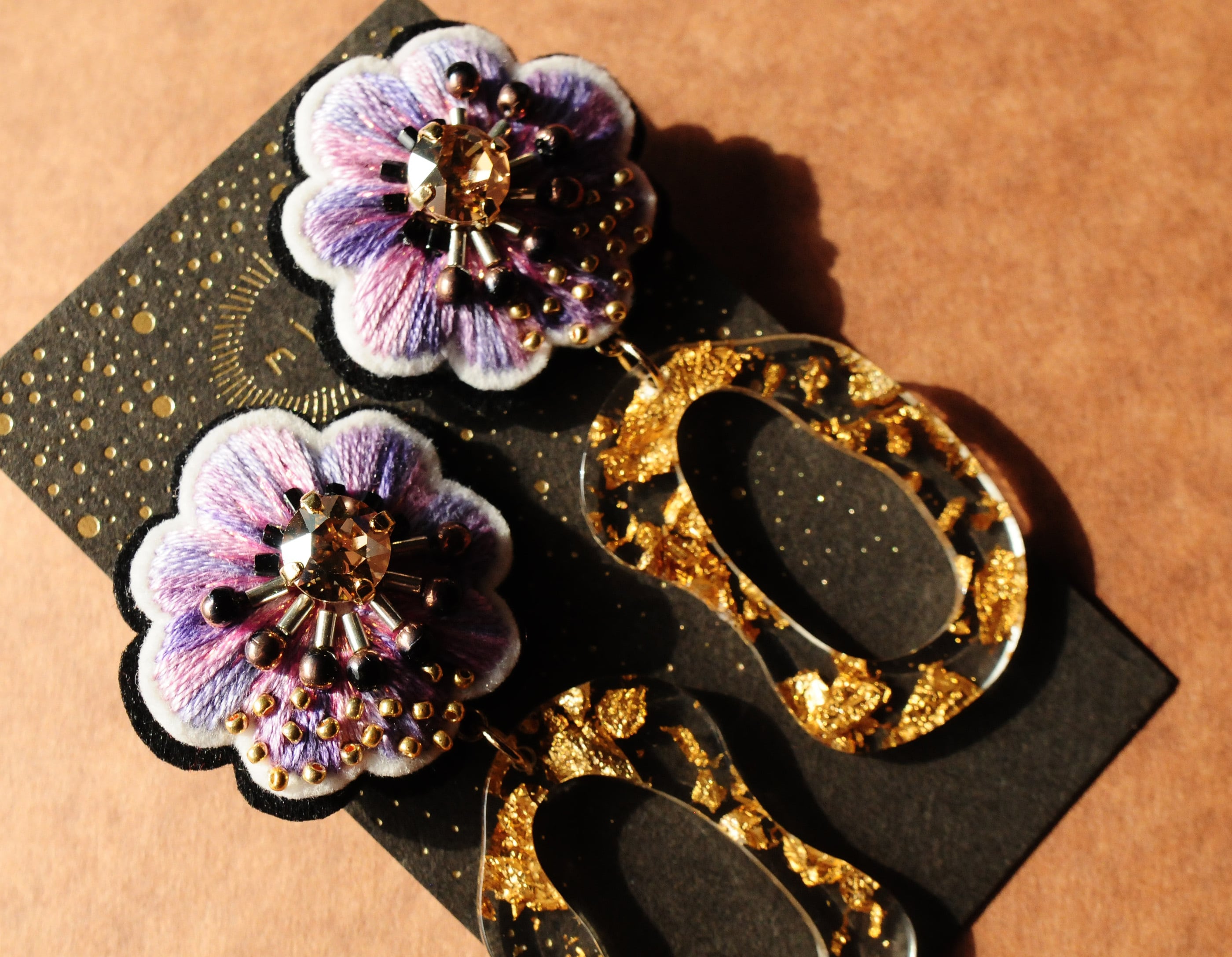 < No Name ~名前のない花~ >『 夜明けの光 』イヤリング