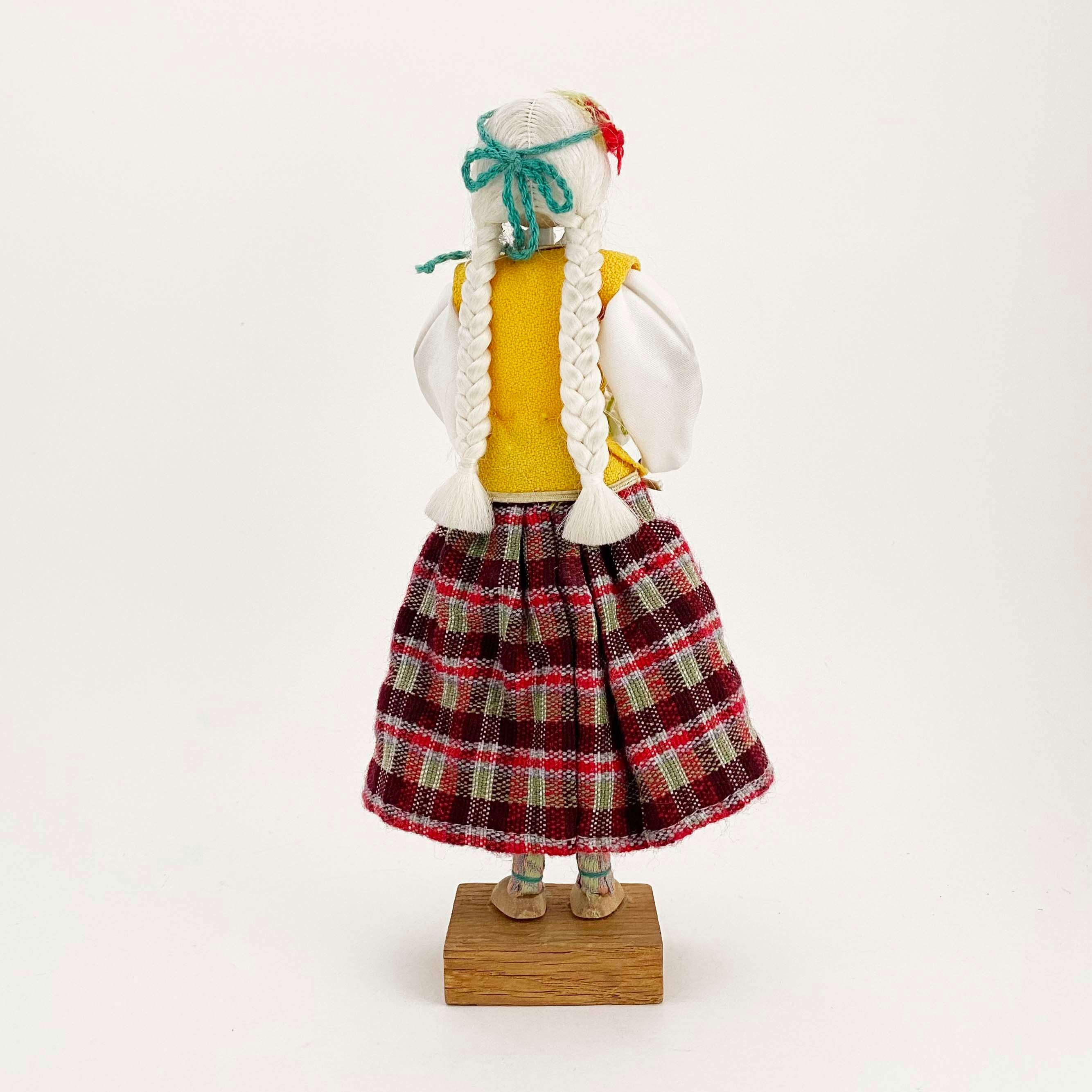 リトアニアの民族人形 ANDO製ヴィンテージ(バスケット)