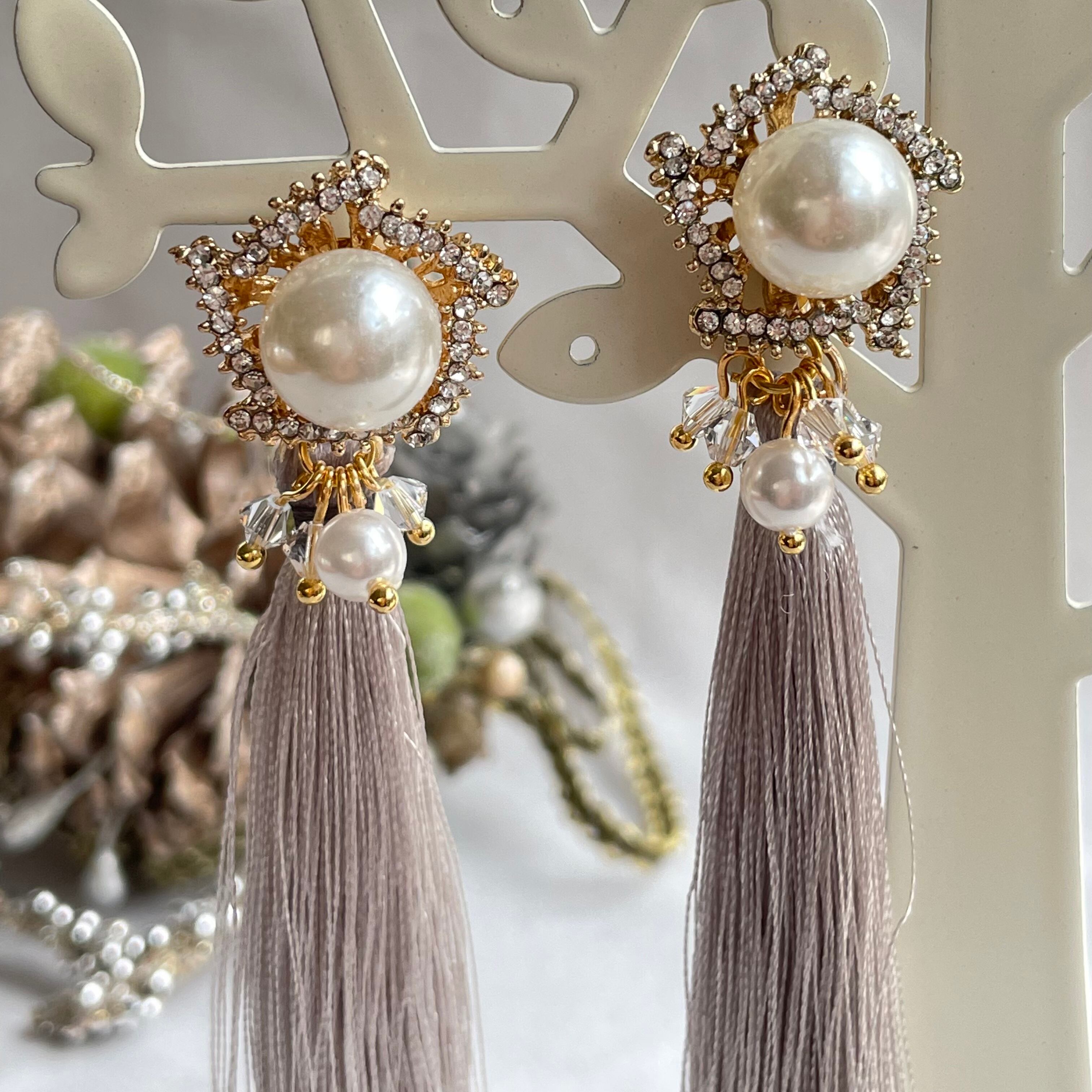 1280】大きめパールビーズとタッセルのピアス