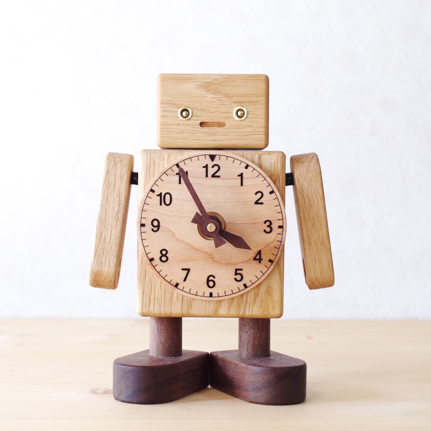 ロボット時計 | 木のおもちゃ専門店 おもちゃ箱 イカロス 公式