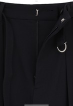 MANOF BELTED IN−TUCK WIDE PANTS NAVY