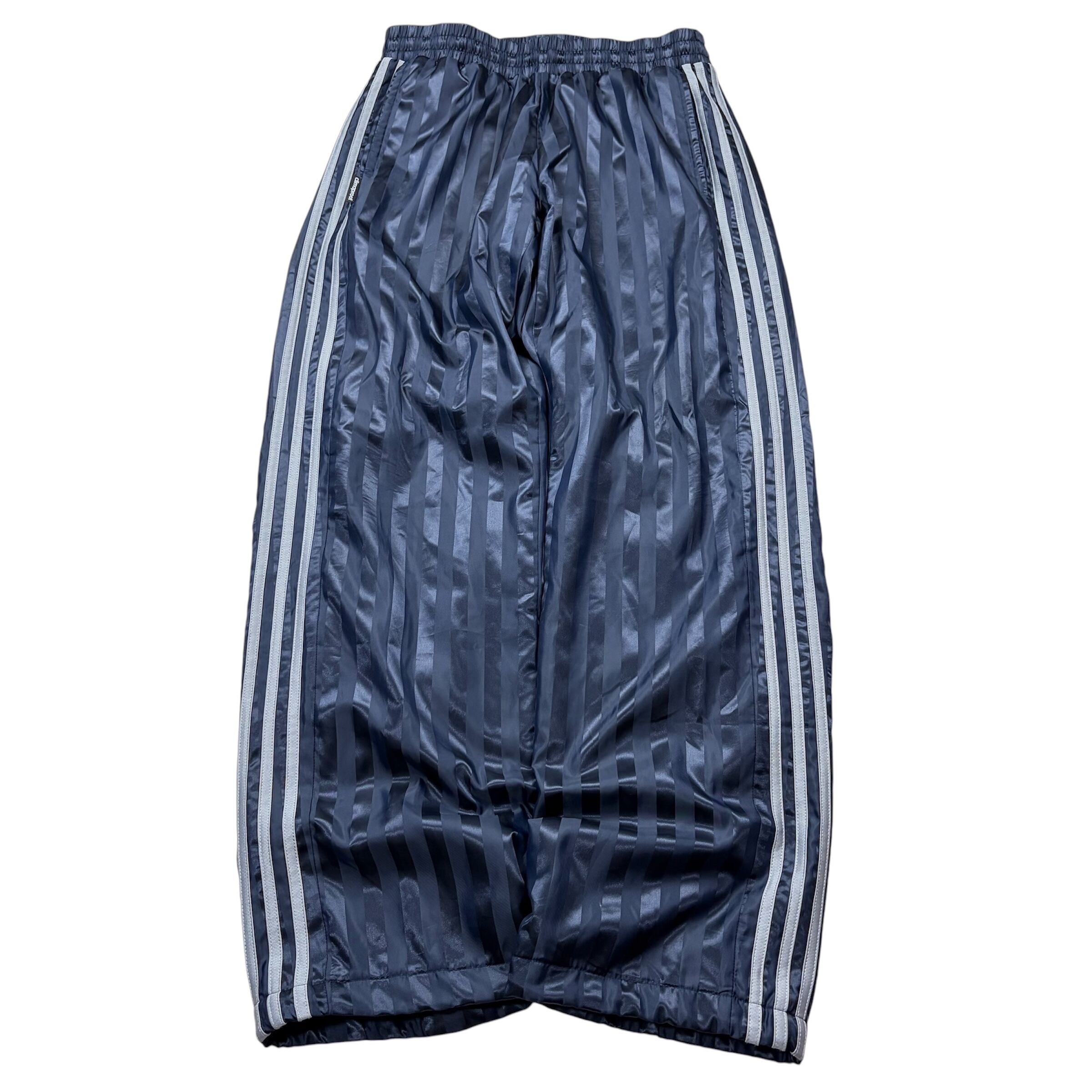 【着画あり】 レアル・マドリード トラックパンツ XOサイズ 着画あり】adidas レアル・マドリード トラックパンツ XOサイズ | 陰