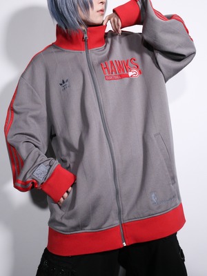 "adidas" HAWKS 刺繍 logo design over silhouette track jacket