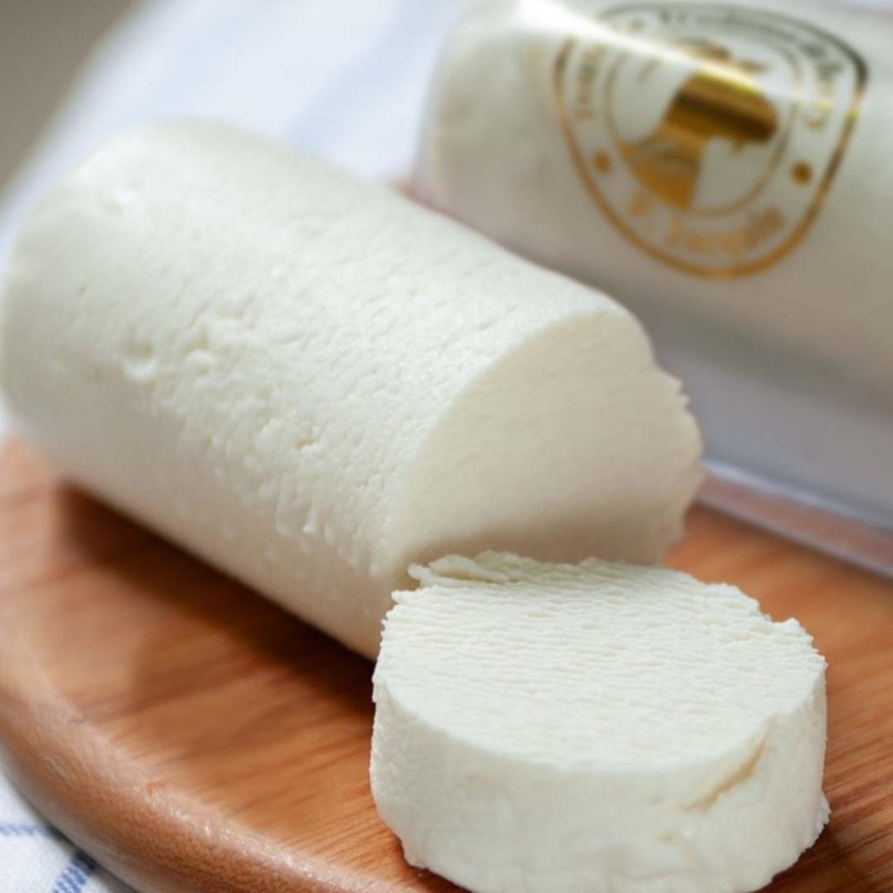 フランス産 グラスフェッド ブシェット ミエル  山羊乳シェーヴル チーズ 100g Grassfed GOAT Cheese BUCHETTE MIEL 100g