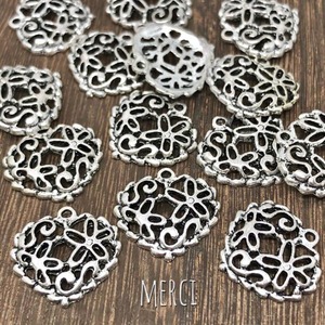 【2個】空枠ハートぷっくりチャーム