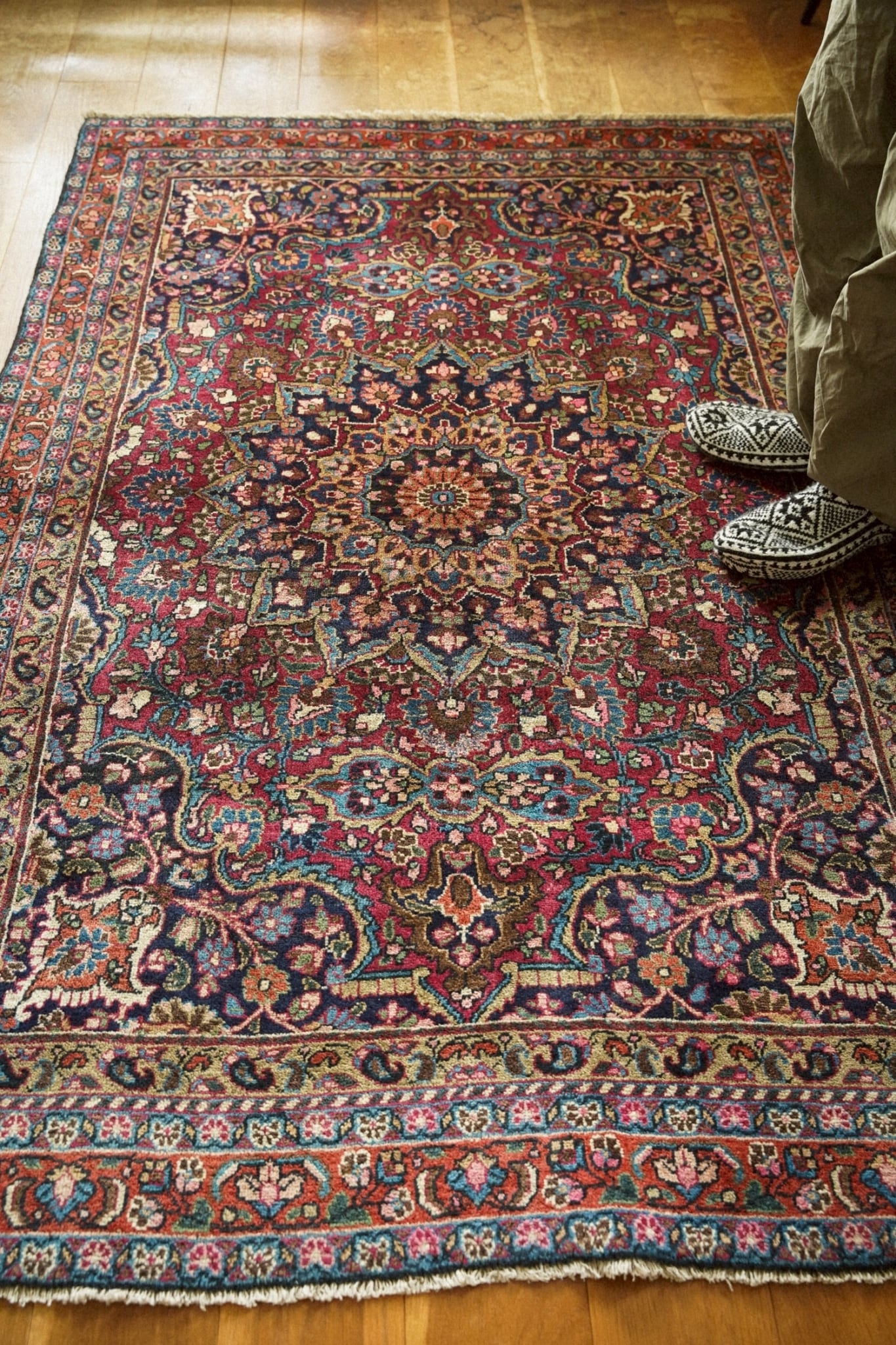 2373-Semi Antique Persian Kashan rug