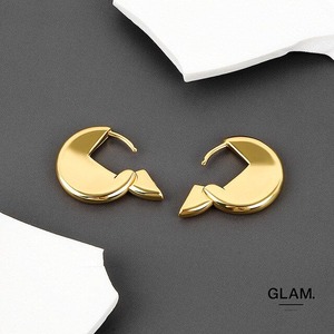 フラットサークルピアス