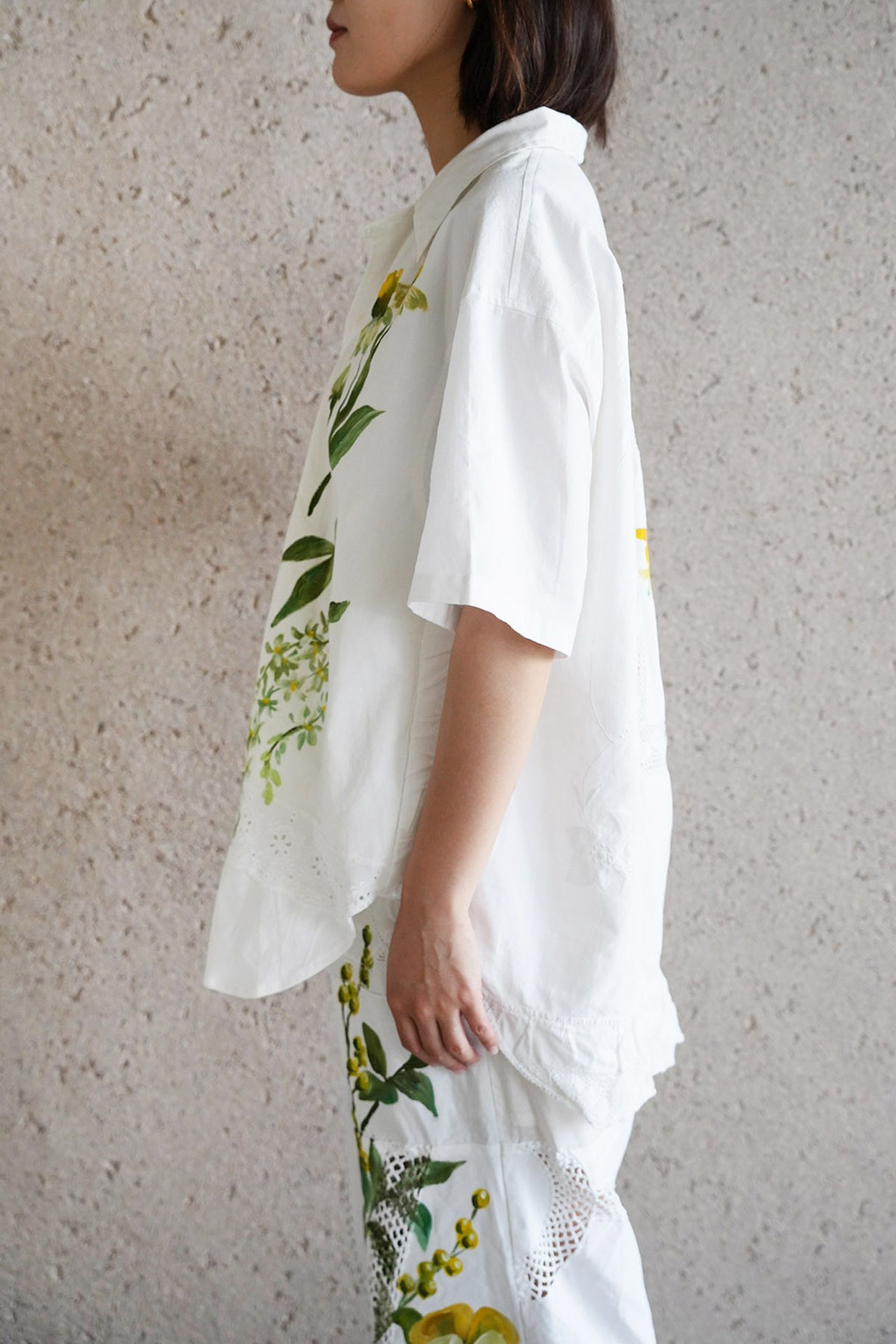 lace open collar shirt white yellow
